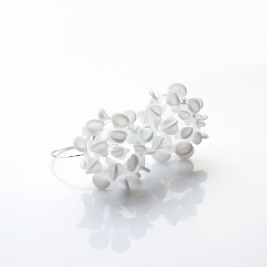 LILAC EARRINGS |white|