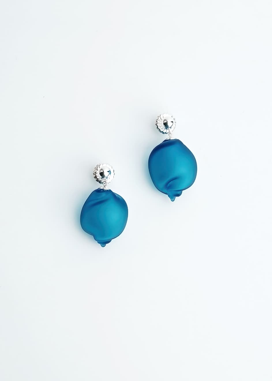 CURVED LINE EARRINGS |teal matte| - Image 3