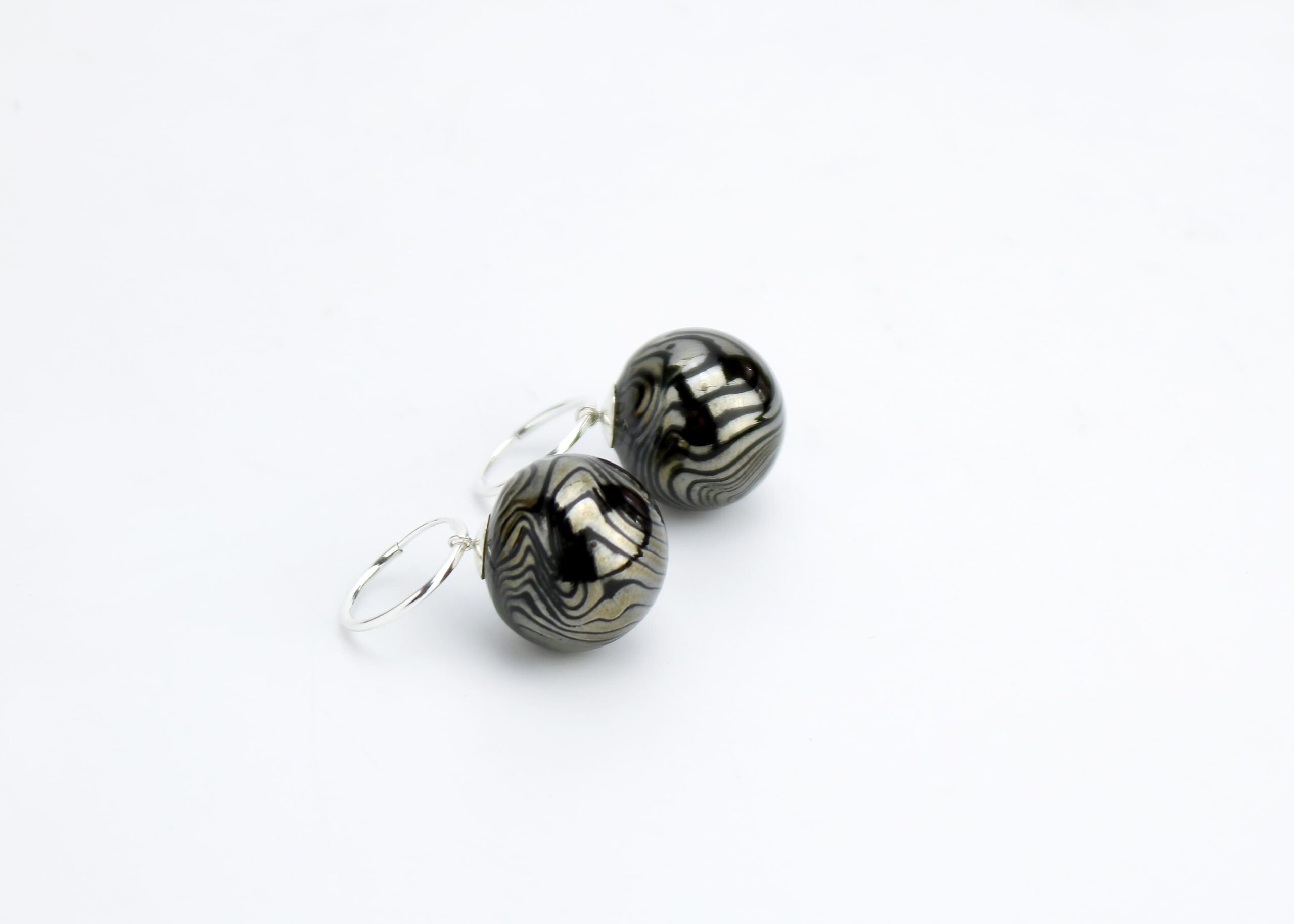 |black|silver| MOCUME EARRINGS