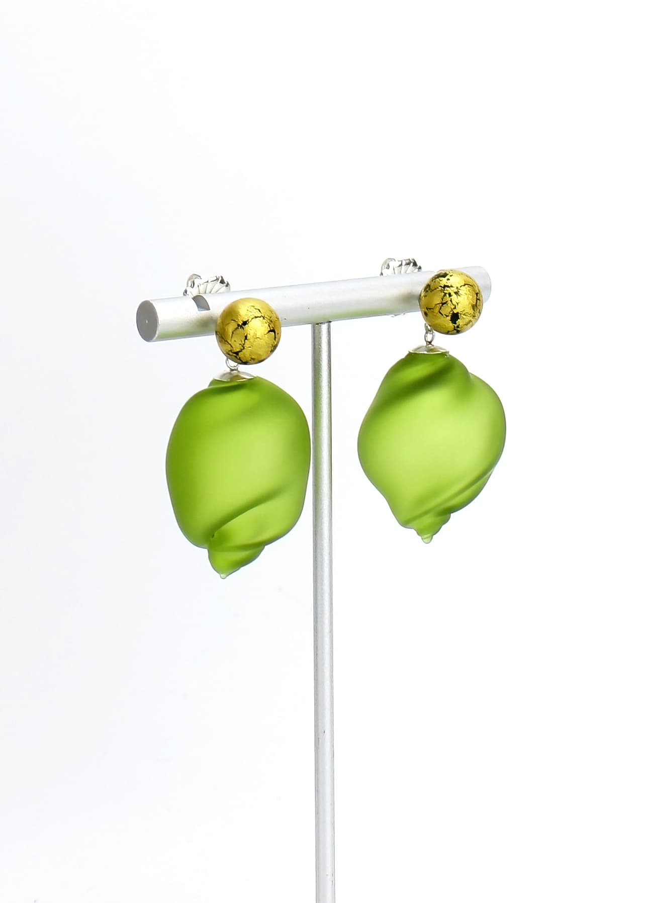 CURVED LINE EARRINGS |olive green with gold| - Image 3