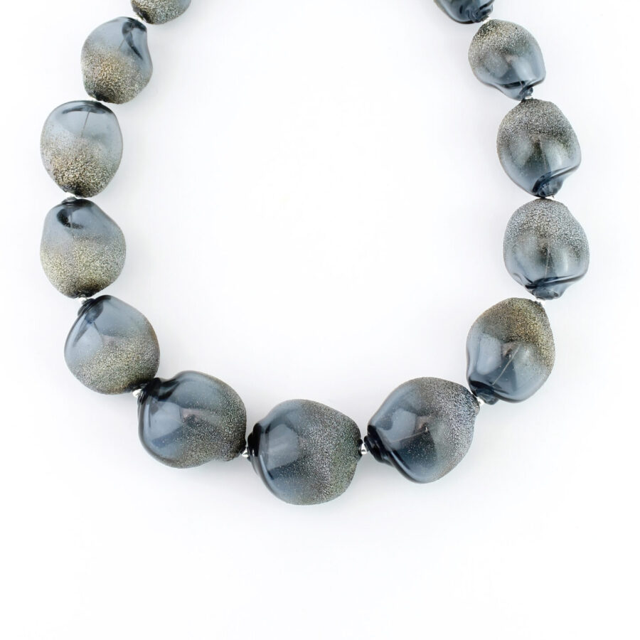 |dark grey| CURVED LINE NECKLACE SILVER DUST