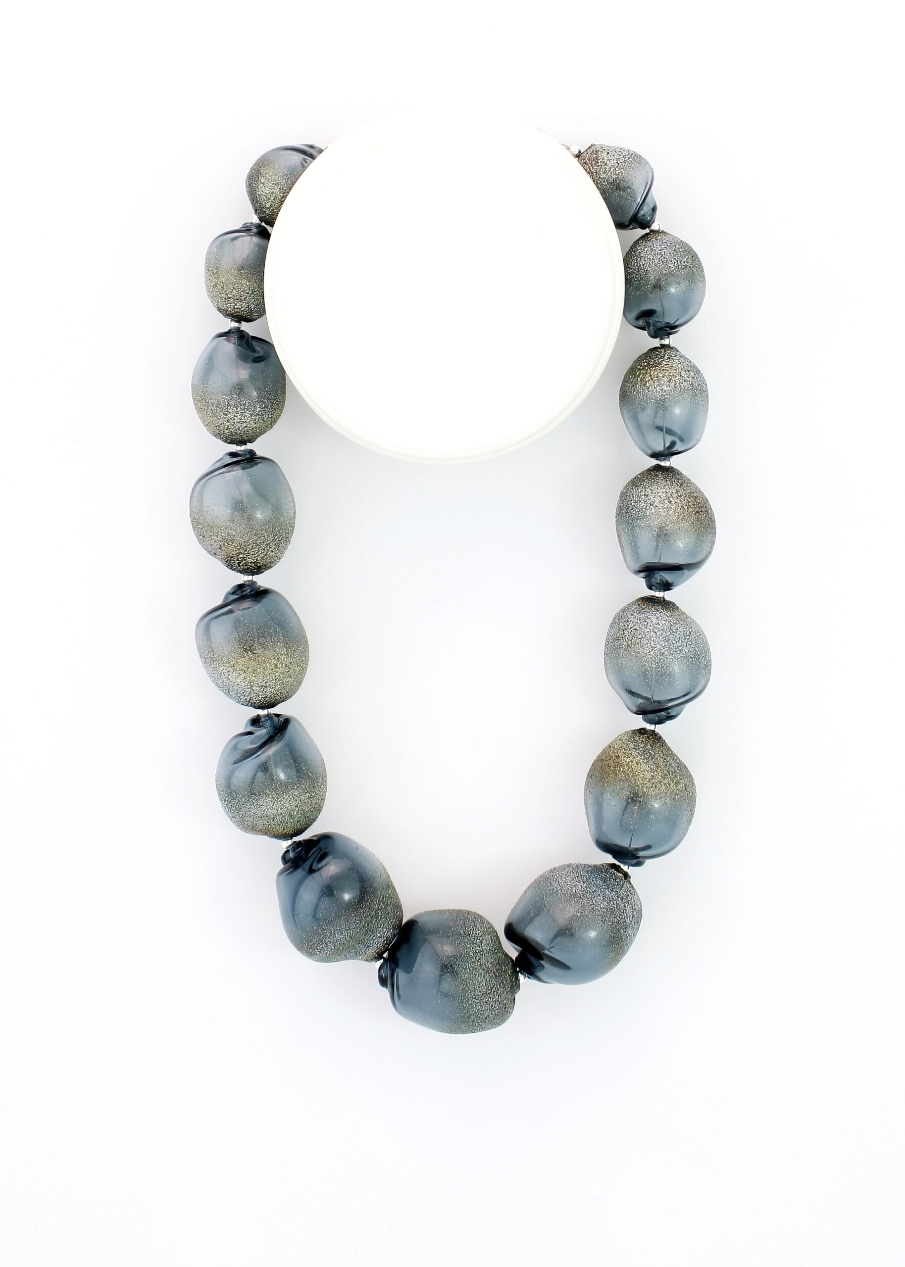 |dark grey| CURVED LINE NECKLACE SILVER DUST - Image 6