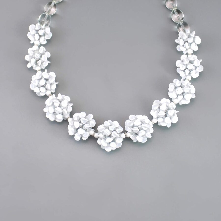 |white| LILAC NECKLACE