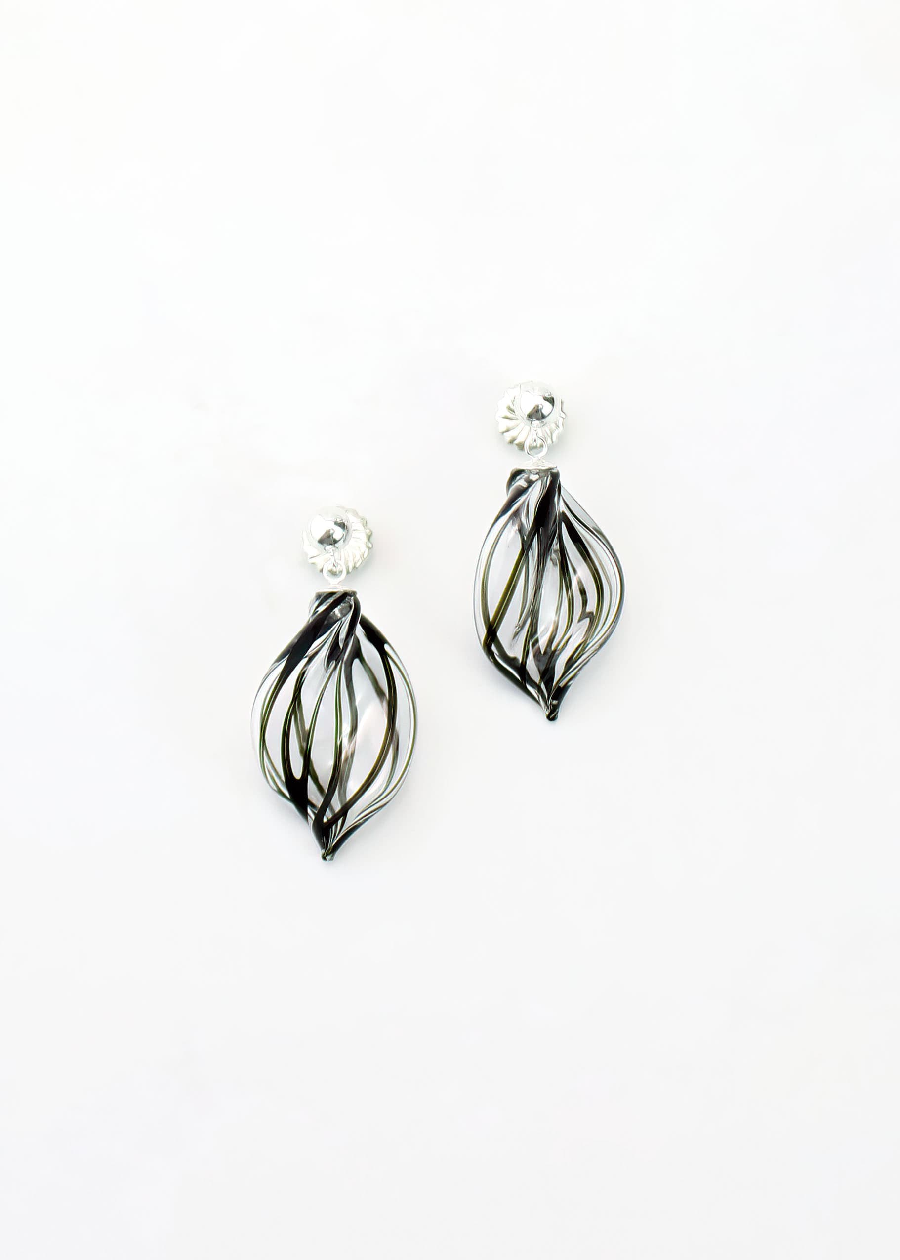 LEAFFORM EARRINGS |black stripes| - Image 2