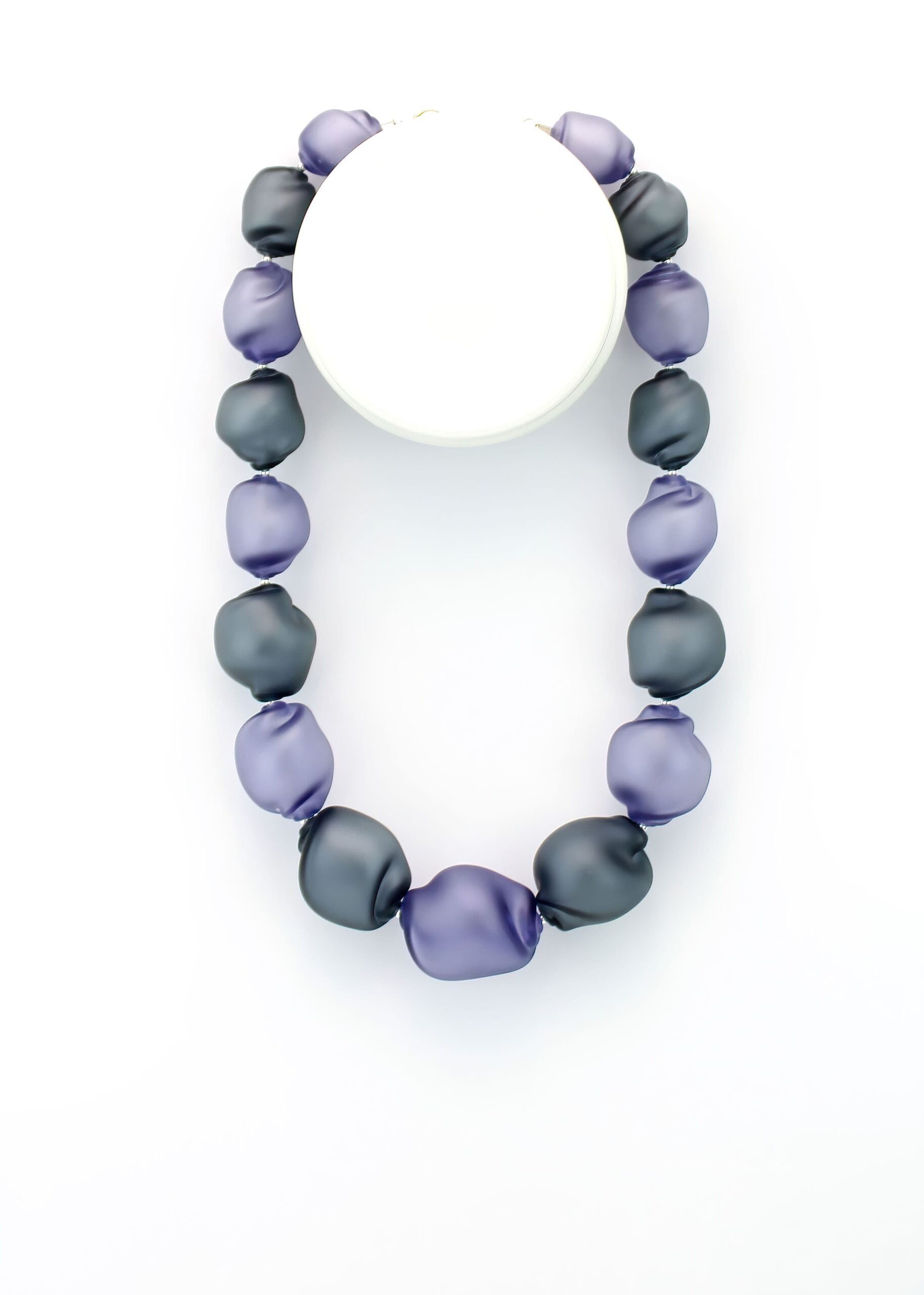 |purple | grey | CURVED LINE NECKLACE