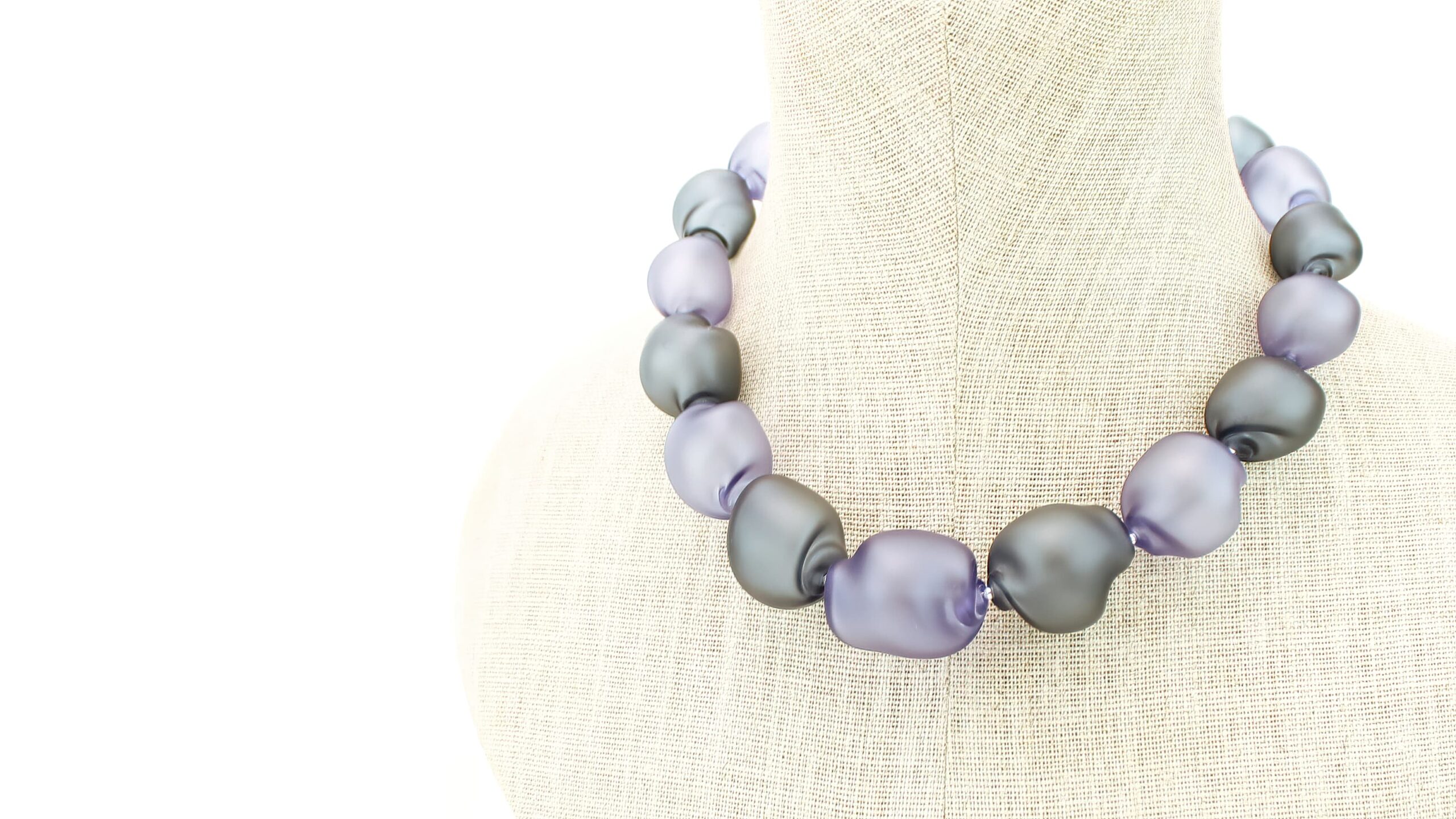|purple | grey | CURVED LINE NECKLACE - Image 4