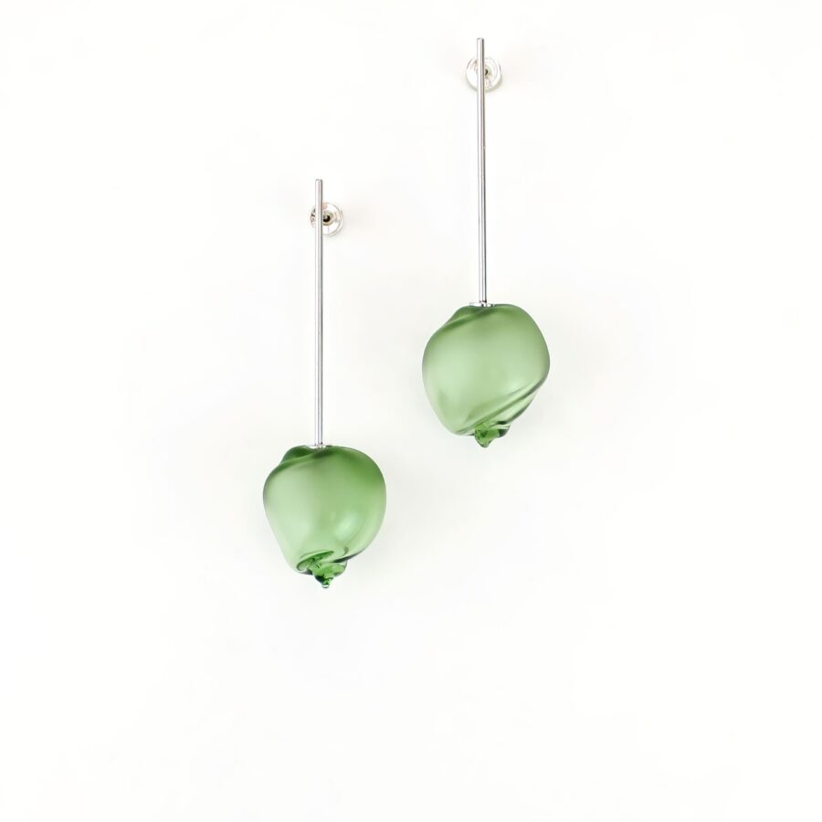 CURVED LINE EARRINGS |pale green|stick drop|