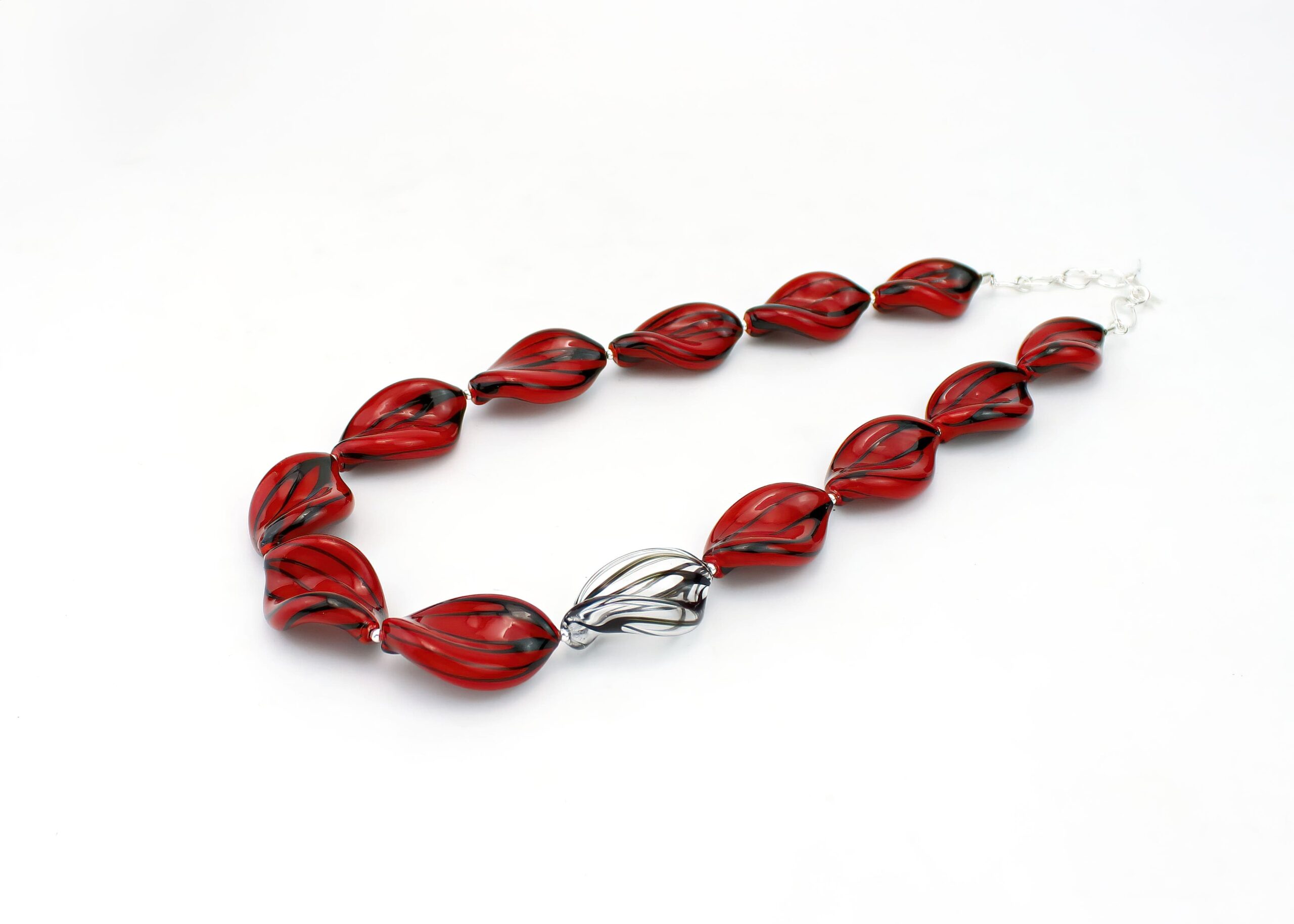 |red| LEAFFORM NECKLACE - Image 3