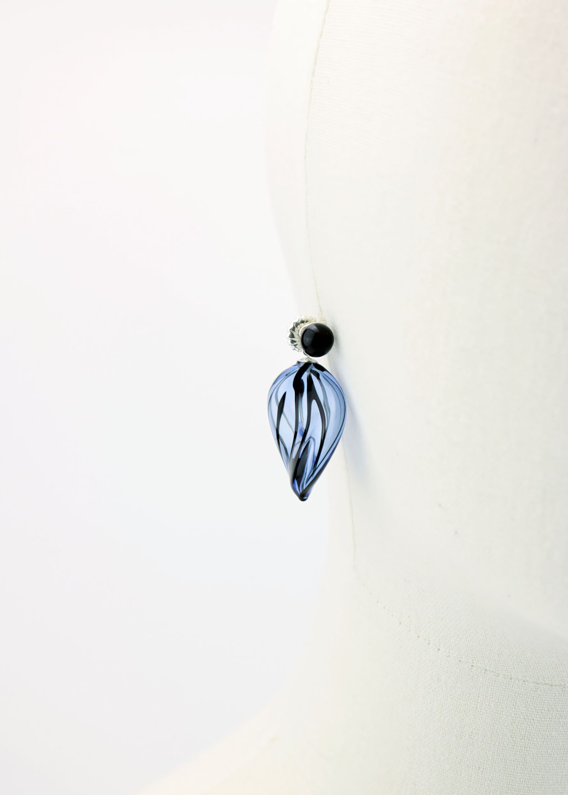 LEAFFORM EARRINGS |blue| - Image 4