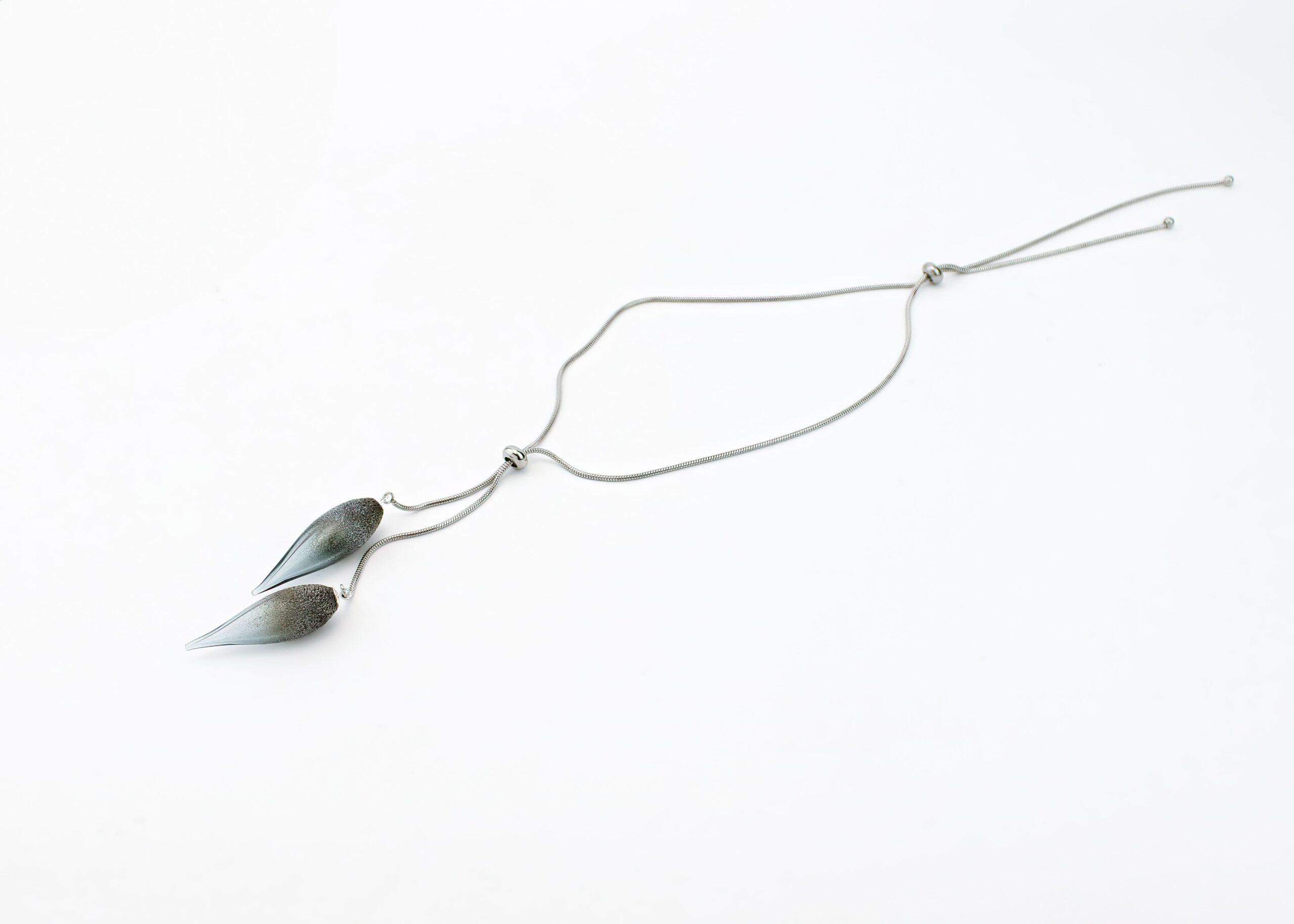 | grey | SILVER DUST GIRASOLE LARIAT NECKLACE - Image 2